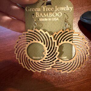 Green Tree Bamboo Earrings "Spiral"